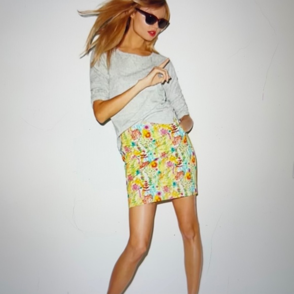J.CREW FLORAL MINI SKIRT - Picture 2 of 3